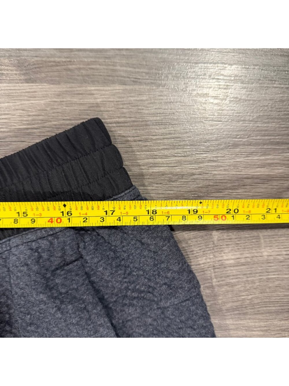 Lululemon Men's At Ease Short 7" - Heathered Black - Picture 6 of 8